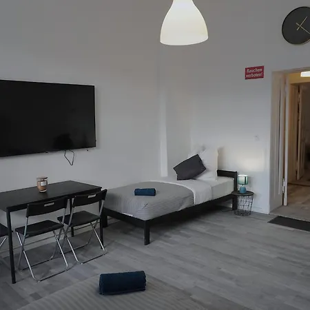 Modernes Zuhause Im Zentrum Von Schoeneberg アパート *